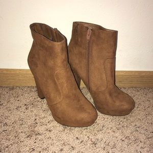 Beautiful brown suede boots!